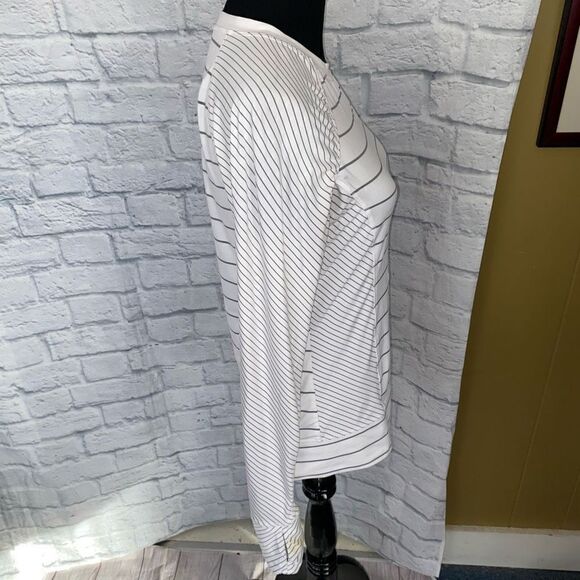 Reebok & Under Armour women S dri fit athletic shirt bundle - Picture 9 of 15